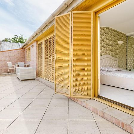 Deribasivska Cozy 4-Room Apartment Odessza Kültér fotó